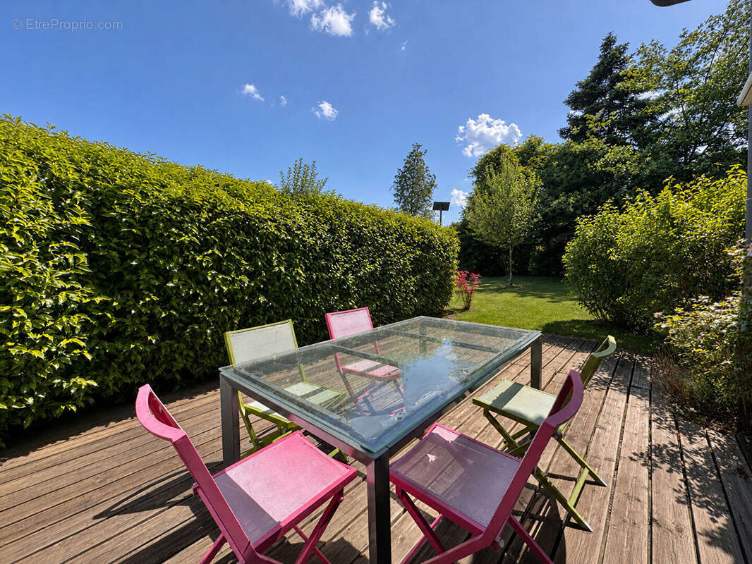 VIRY : Maison familiale lumineuse de 130 m² avec jardin au calme - photo 3