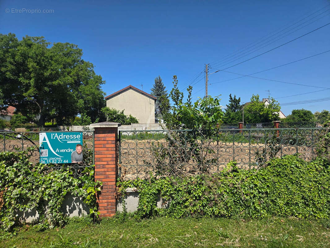 Terrain à TREMBLAY-EN-FRANCE