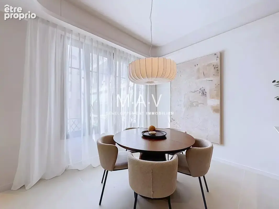 Nice/victor hugo - appartement 3 pièces 87 m2 luxueusement rénové balcon au calme - photo 8