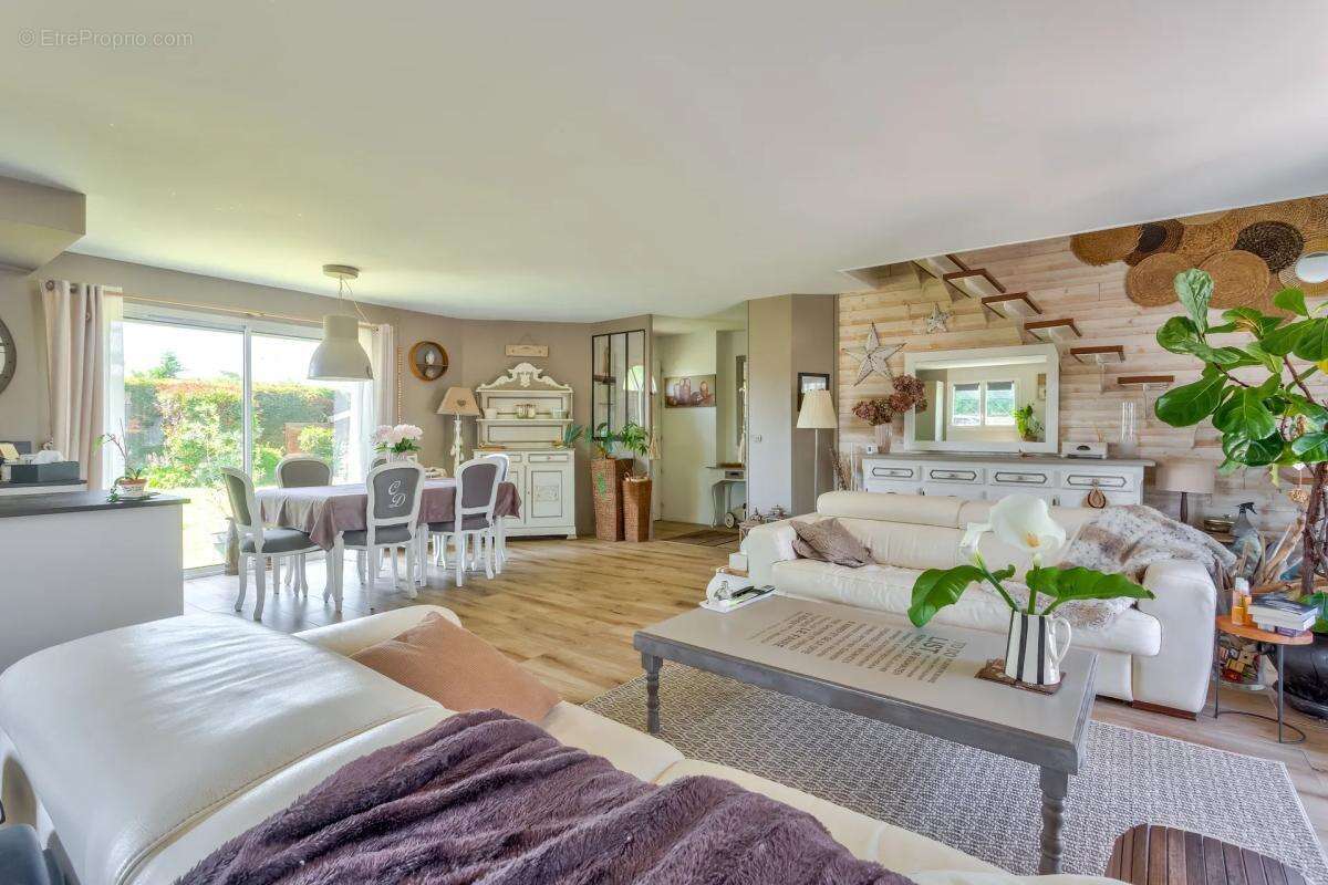 Maison à SAINTE-HELENE