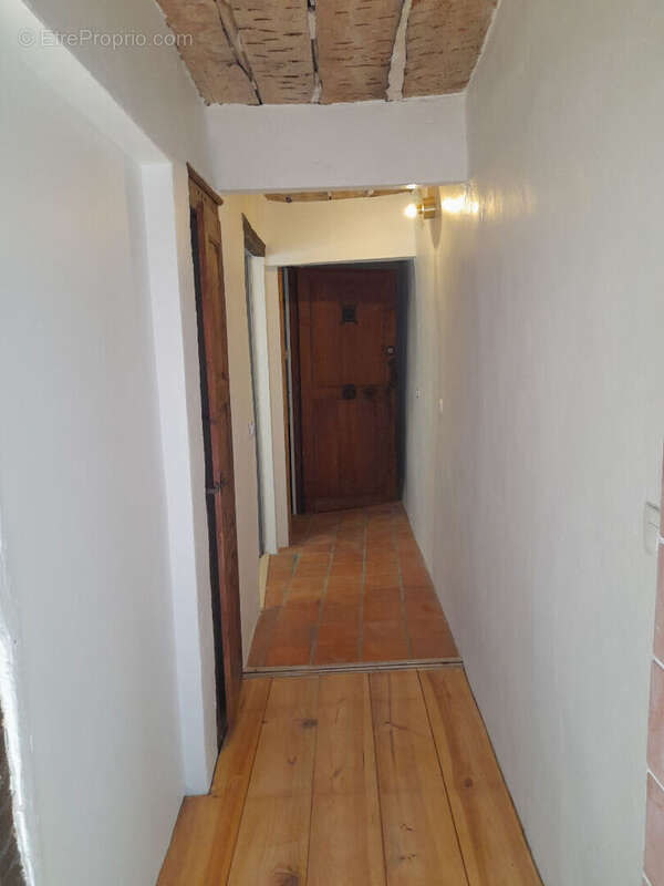 Appartement à COTIGNAC