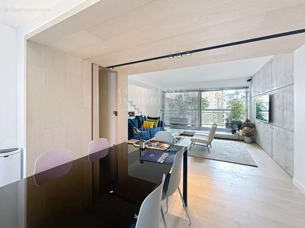 Appartement à PARIS-7E