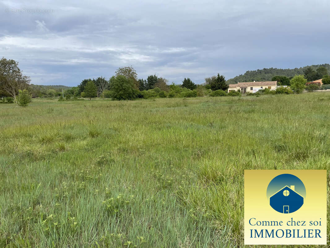 Terrain à TOURVES