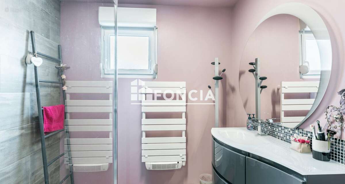 Appartement à ARS-SUR-MOSELLE