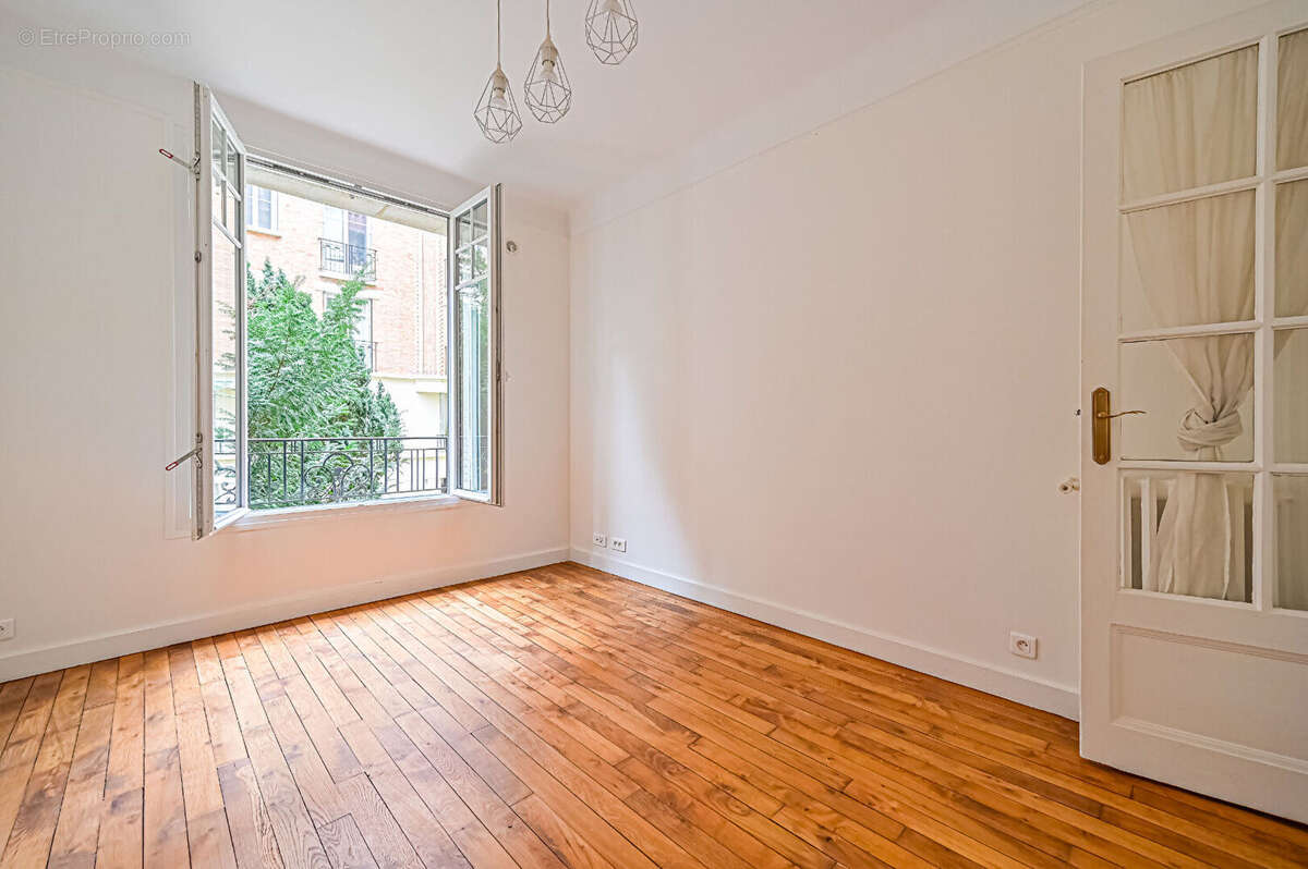 Appartement à PARIS-20E