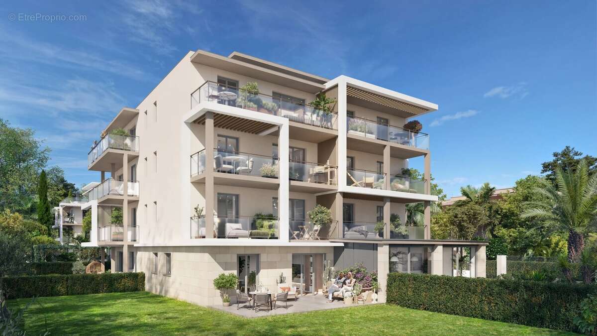 Appartement à VALLAURIS