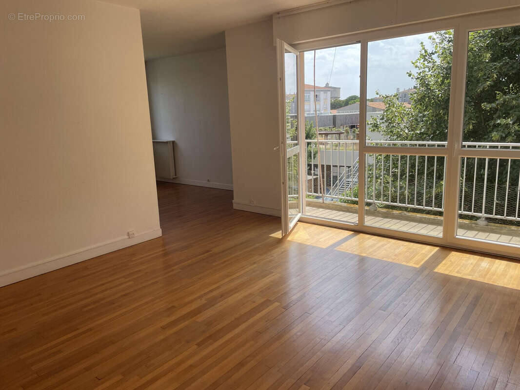 Appartement 82 m² à La Rochelle  - photo 2