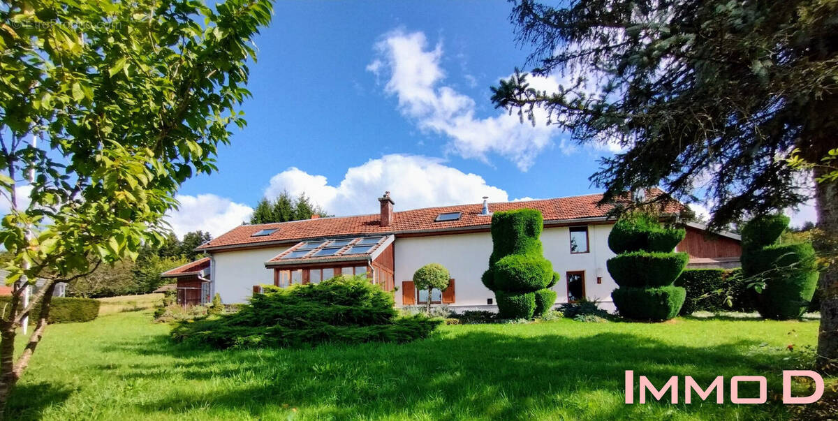 Maison à LA CHAPELLE-DEVANT-BRUYERES