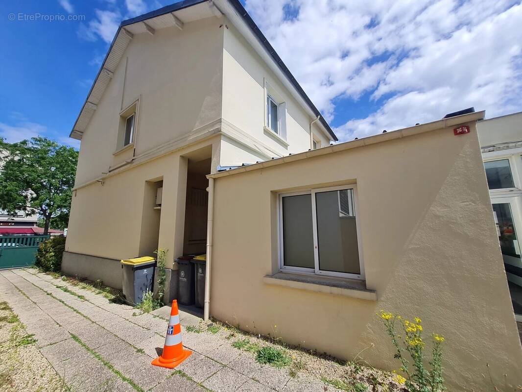 Appartement à SAINT-CYR-L'ECOLE