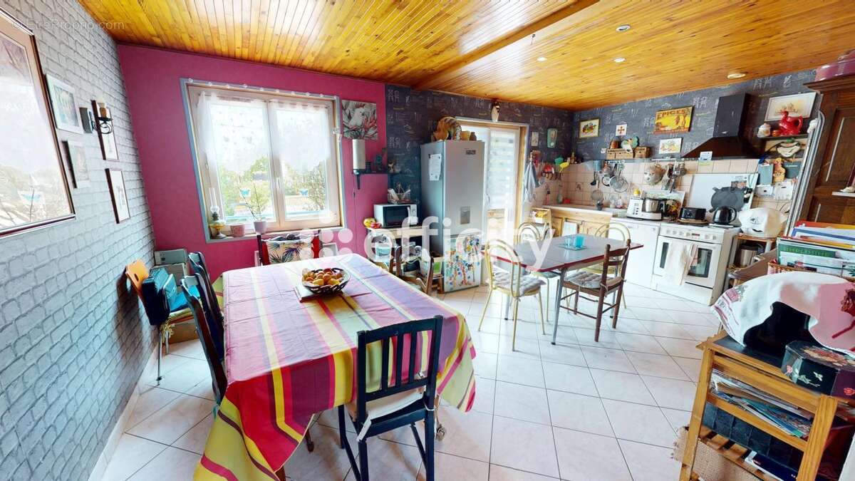 Maison 105 m² à Champagney  - photo 6