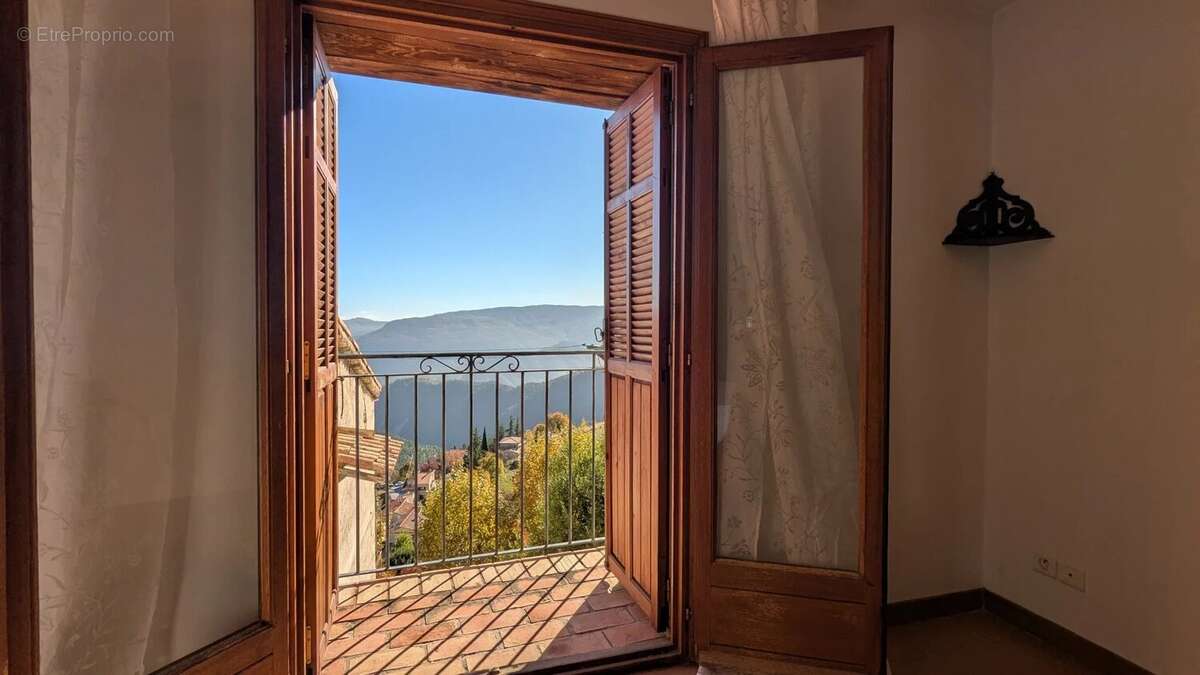 Appartement à GILETTE