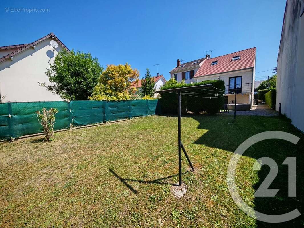 Maison à LA FRETTE-SUR-SEINE