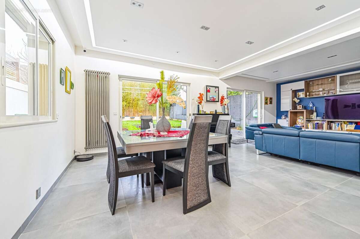 Maison à BONNEUIL-SUR-MARNE