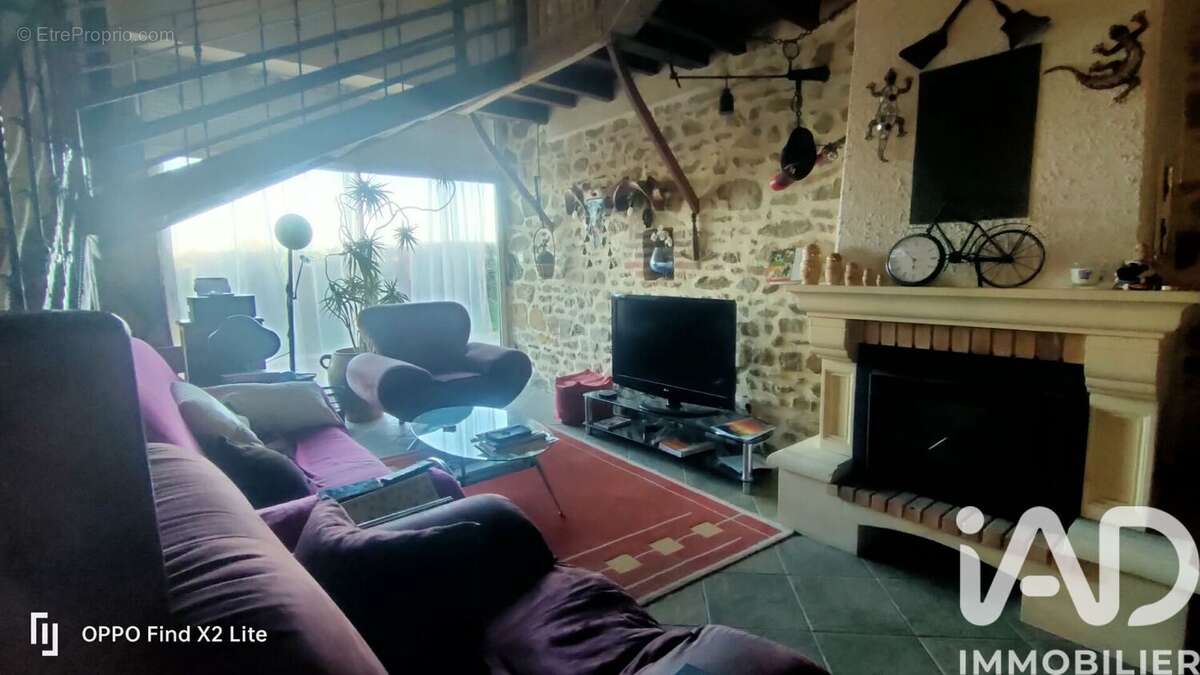 Maison 140 m² à Viersat  - photo 5