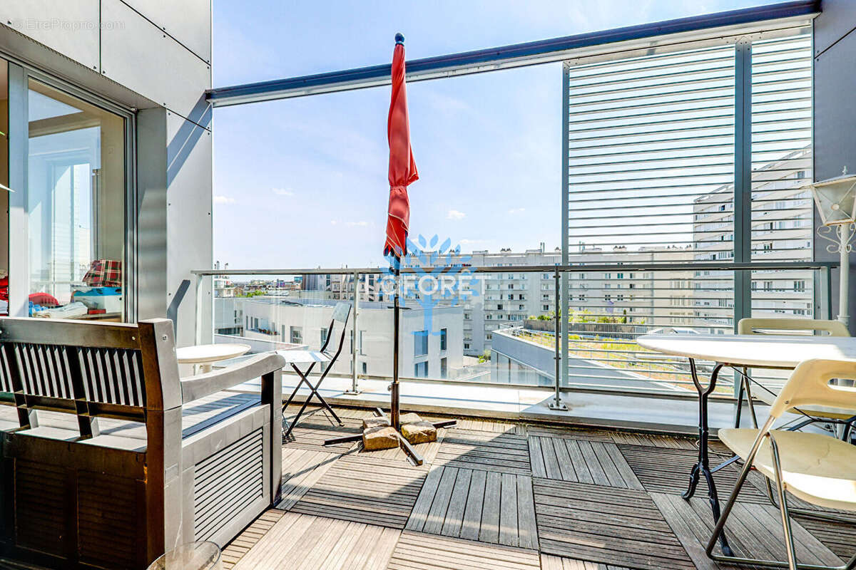 Appartement à PARIS-14E