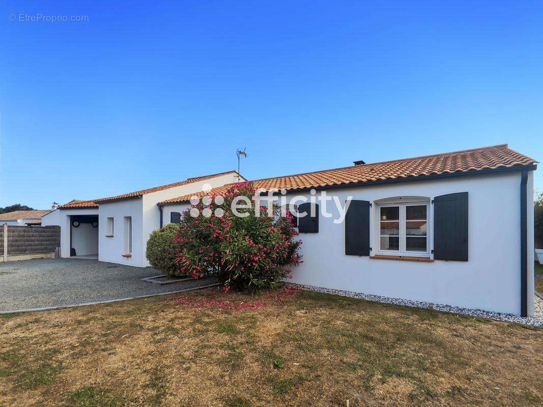 Maison à COMMEQUIERS