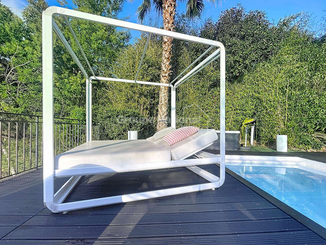 Maison à MANDELIEU-LA-NAPOULE