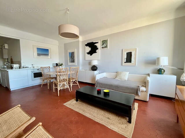 Appartement à MARSEILLE-2E