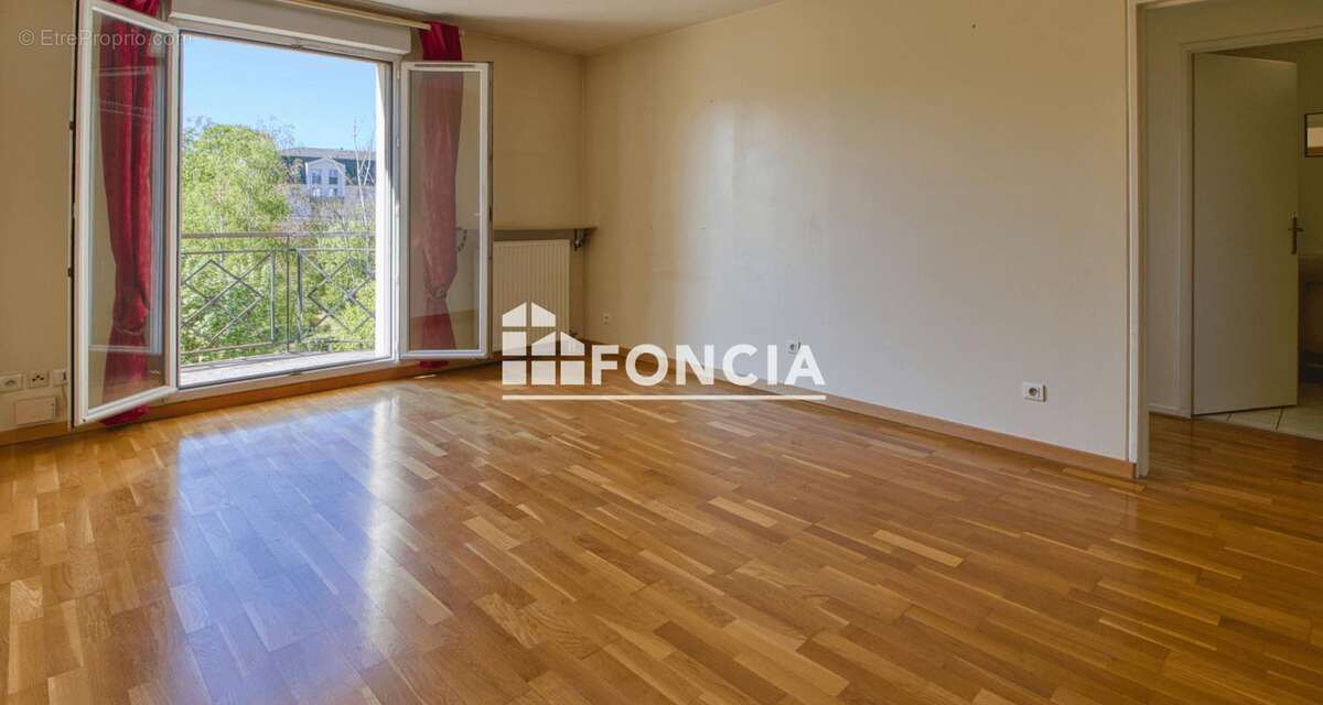 Appartement à VERNEUIL-SUR-SEINE