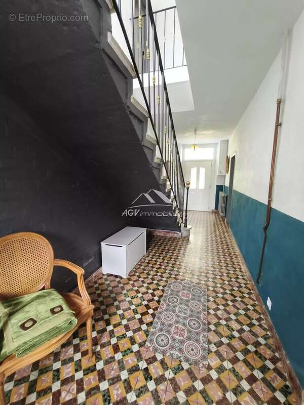 Maison à SAINT-JULIEN-LES-ROSIERS