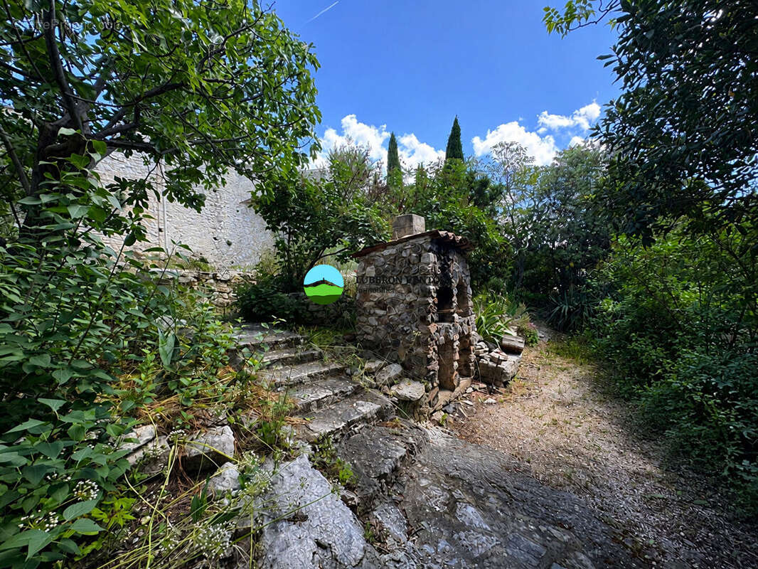 Maison de village Méthamis à rénover - photo 2