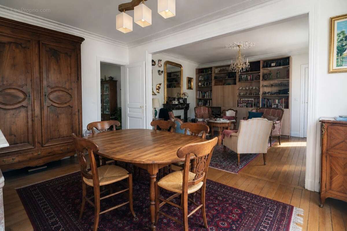Appartement à VERSAILLES