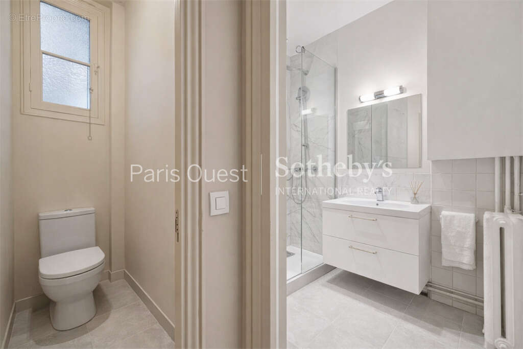 Appartement à PARIS-17E