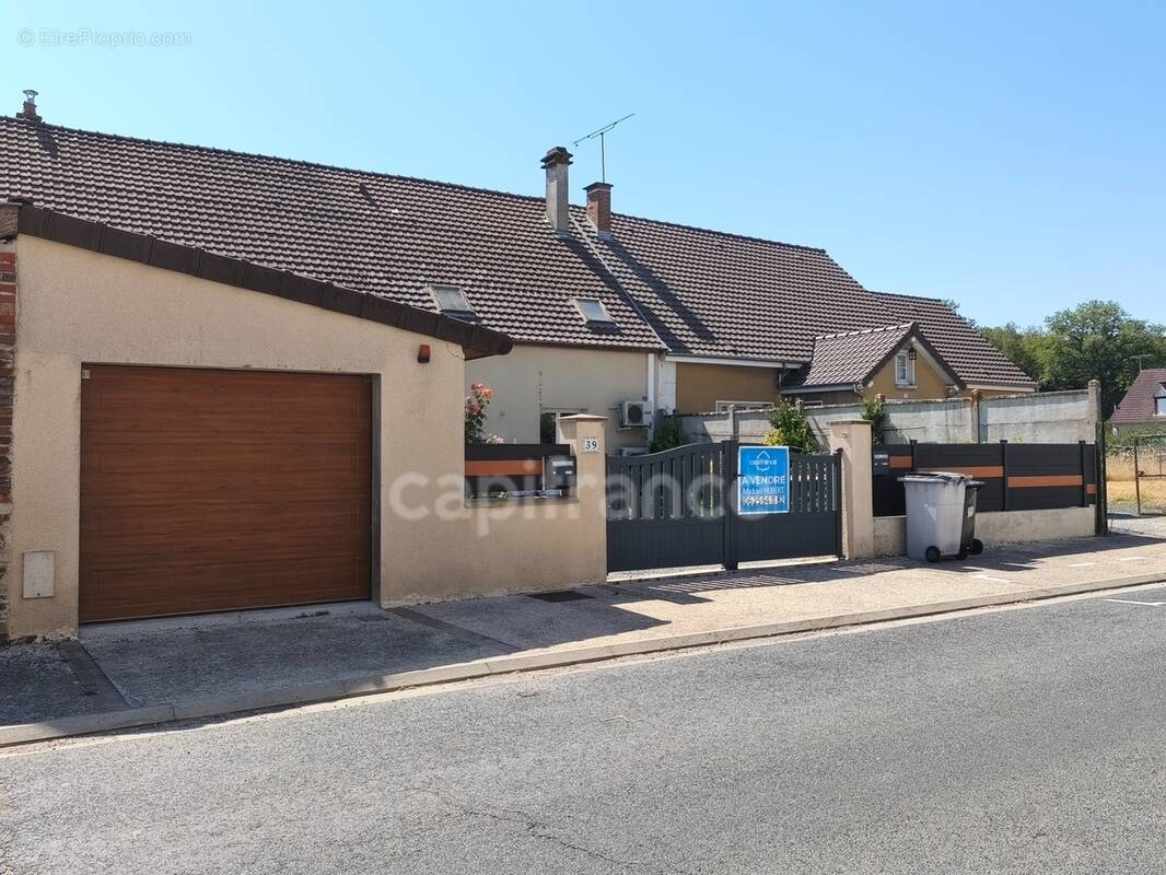 Appartement à VILLERS-AUX-BOIS