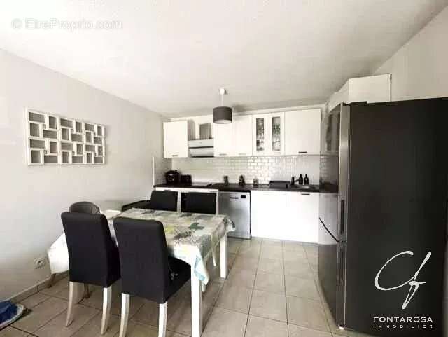 Appartement à ROQUEBRUNE-SUR-ARGENS