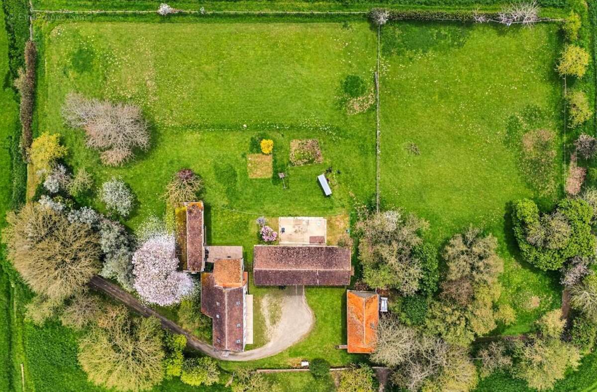 Maison à SAINT-JEAN-D'ASSE