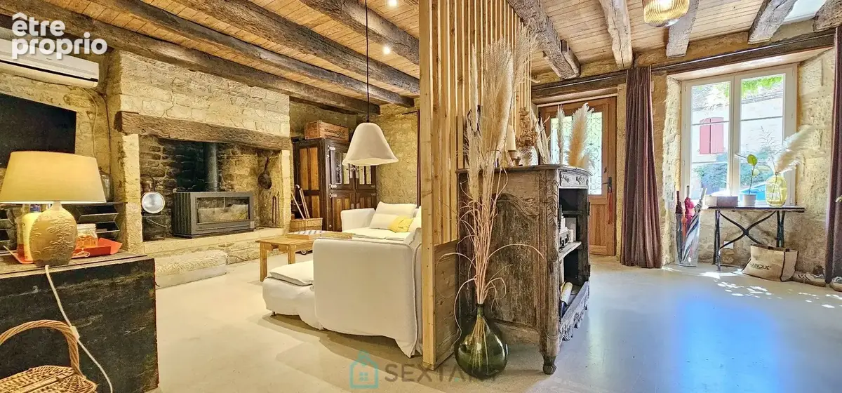 Exceptionnel propriété de 234 m² dans la Bastide de Domme avec une terrasse panoramique sur la vallée. - photo 6