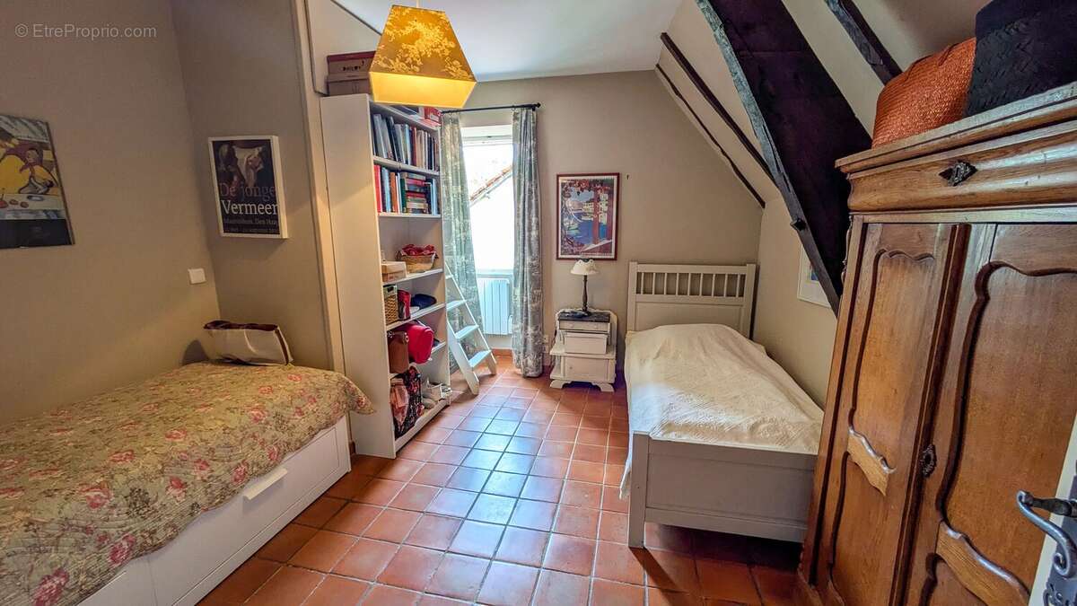 Livernon - Élégante propriété de campagne avec piscine, court de tennis et 2,5 hectares - photo 10