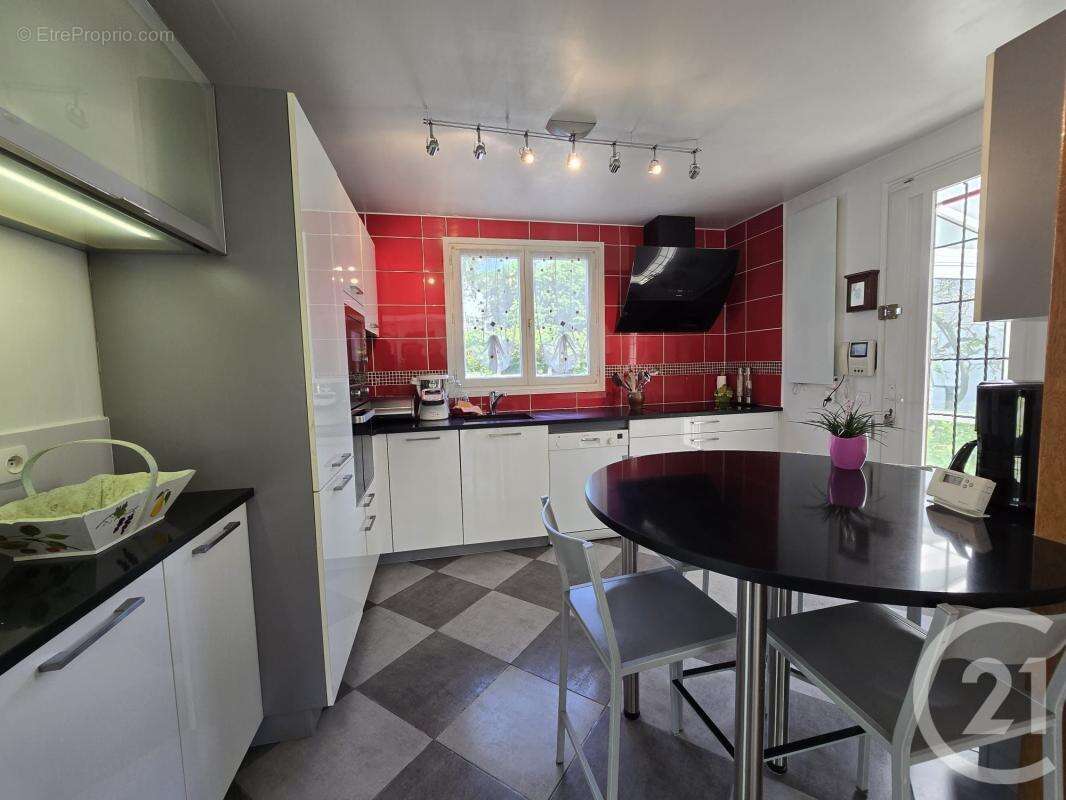 Maison à FONTENAY-SOUS-BOIS