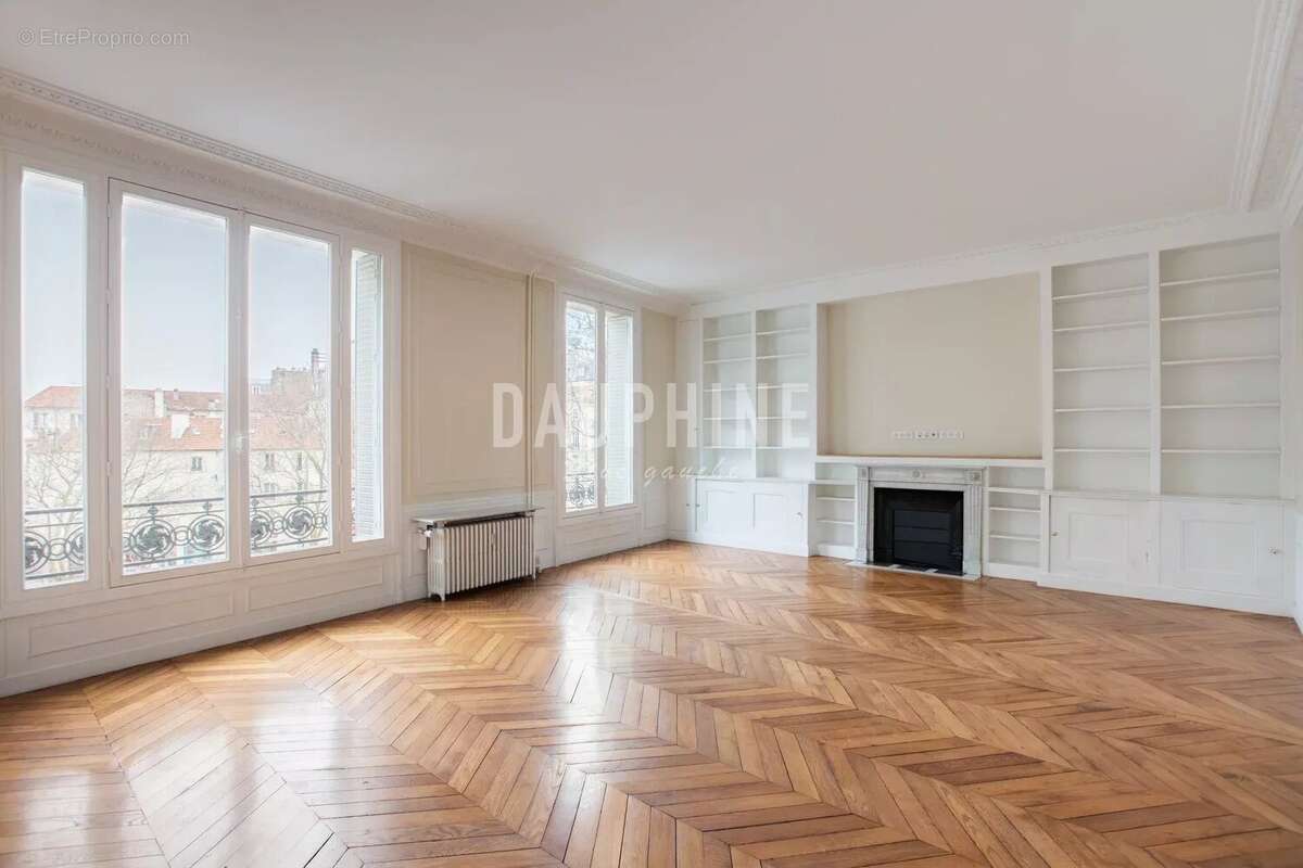 Appartement à PARIS-14E