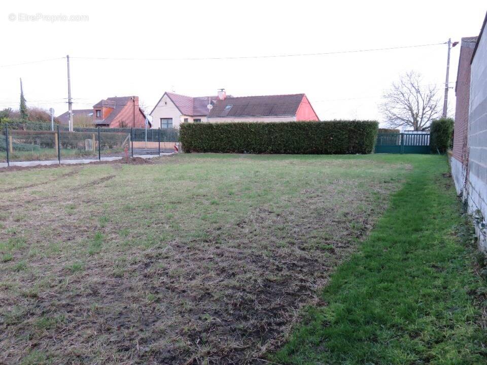 Terrain à OSTRICOURT