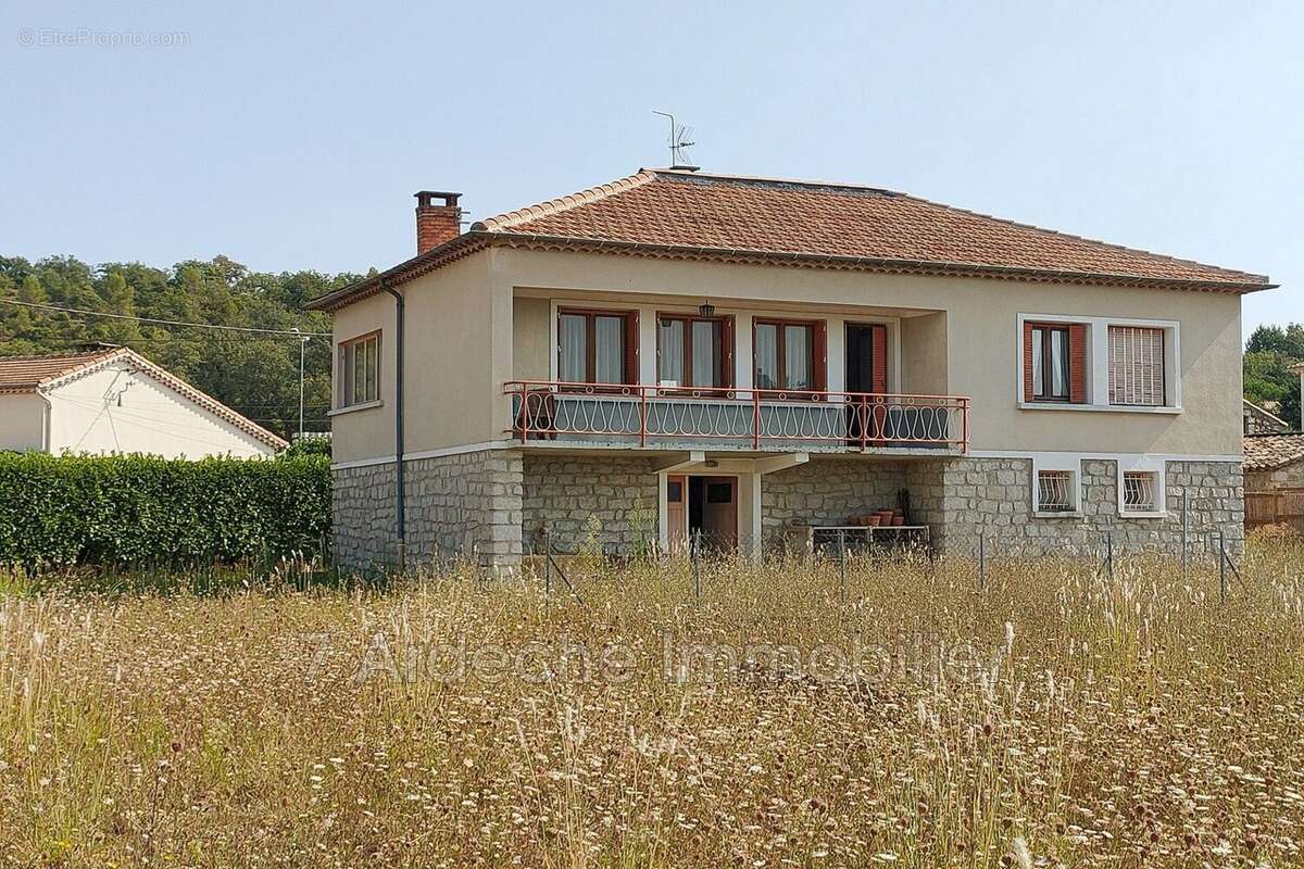 Maison à RUOMS