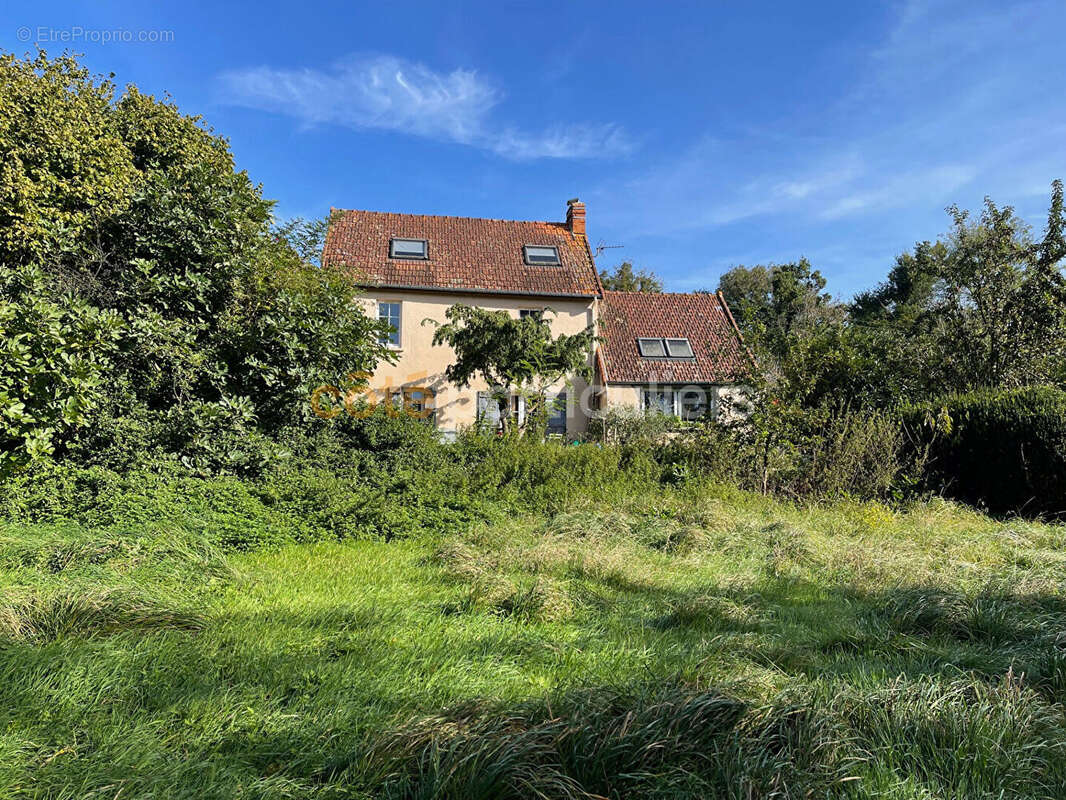 Terrain à MOON-SUR-ELLE