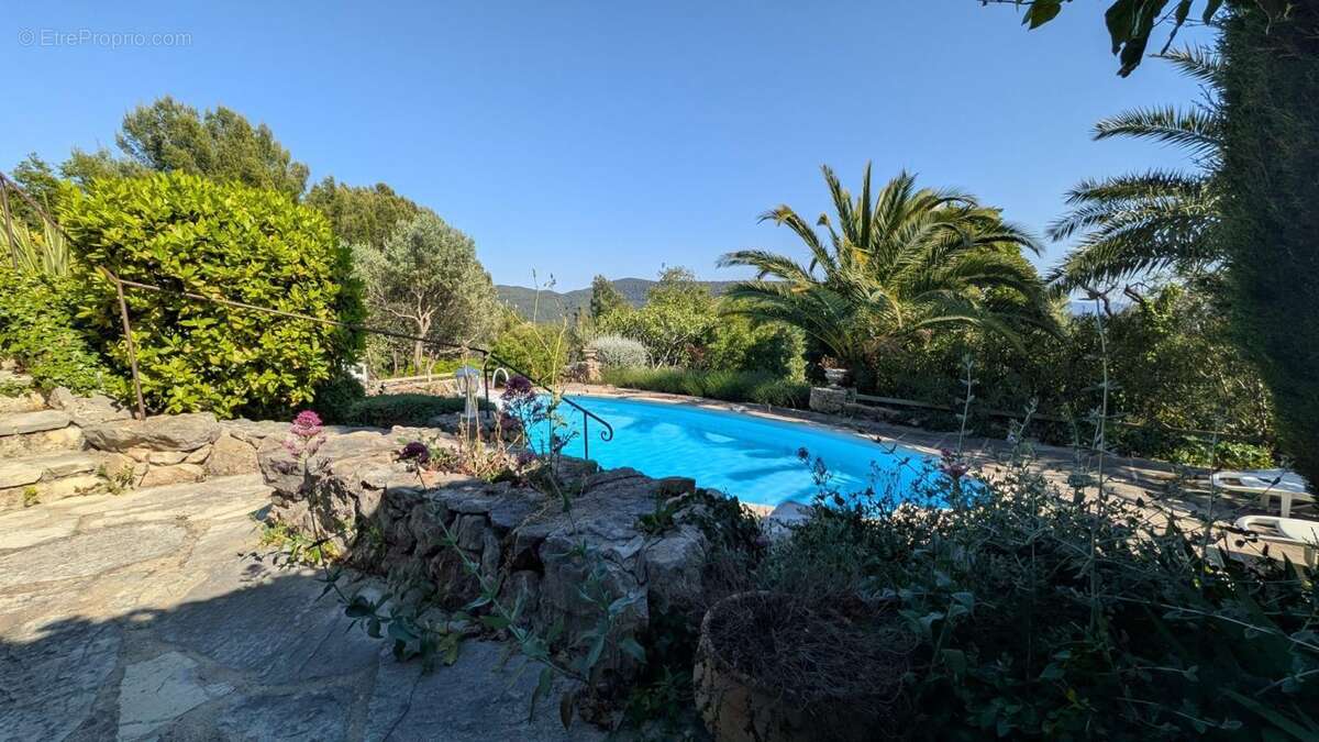 Maison de plain pied - 140m ² - photo 5