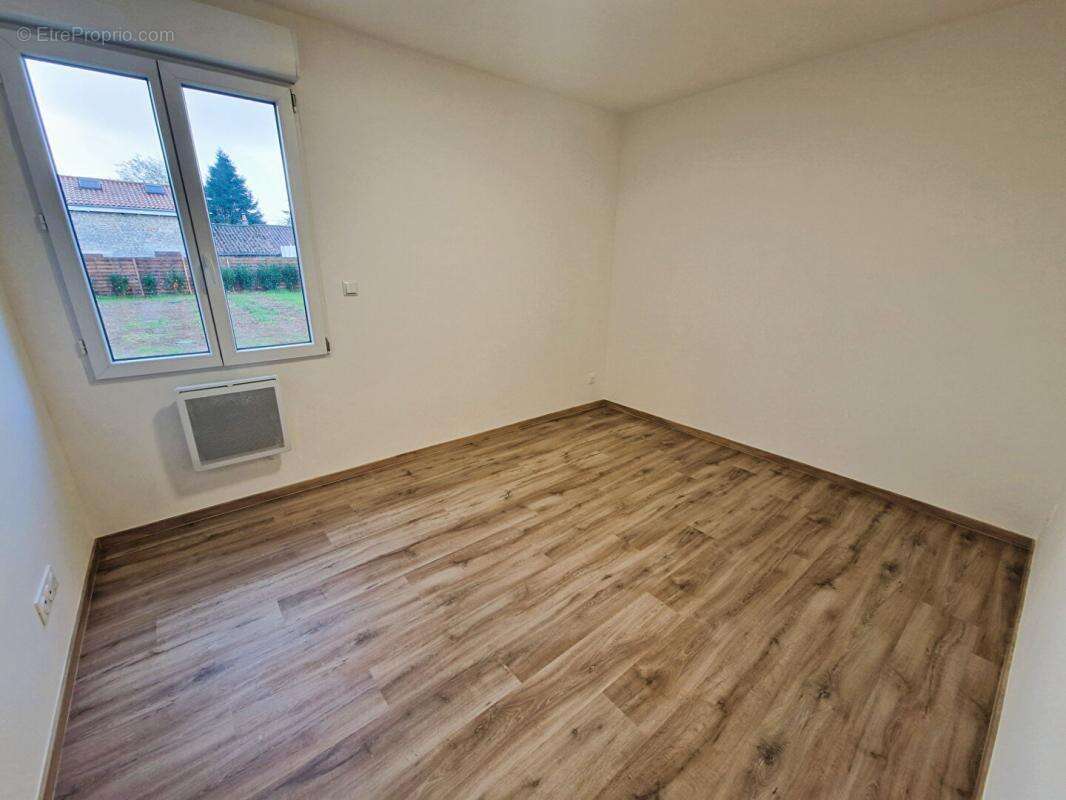 Maison à SAINT-PIERRE-D&#039;EXIDEUIL