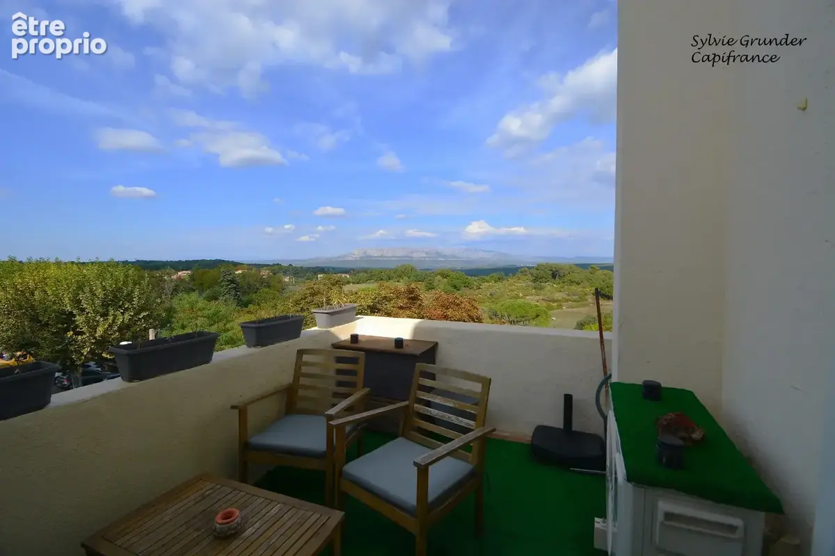 Appartement à vendre Duplex plein de charme 2 chambres avec grand balcon SAINT SAVOURNIN (13) - photo 9