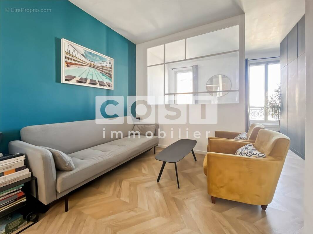 Appartement à COURBEVOIE