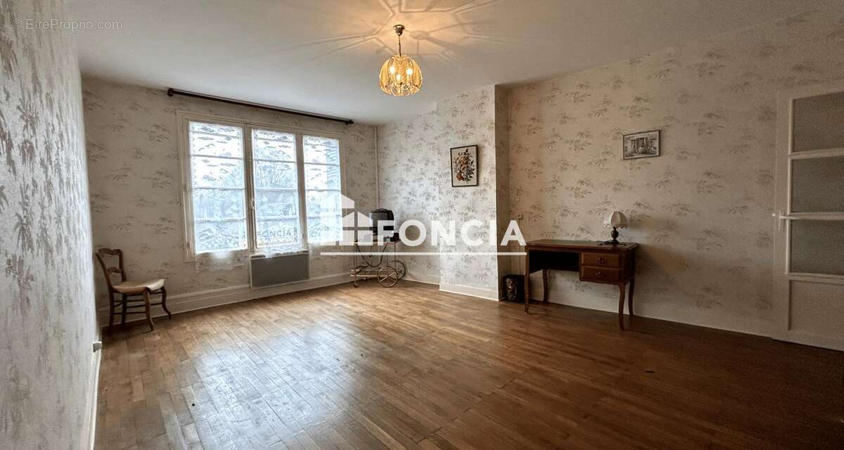 Maison à POCE-SUR-CISSE