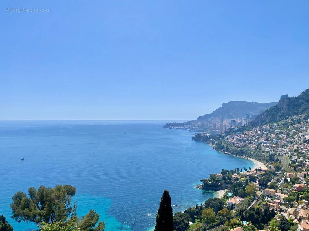 Appartement à ROQUEBRUNE-CAP-MARTIN