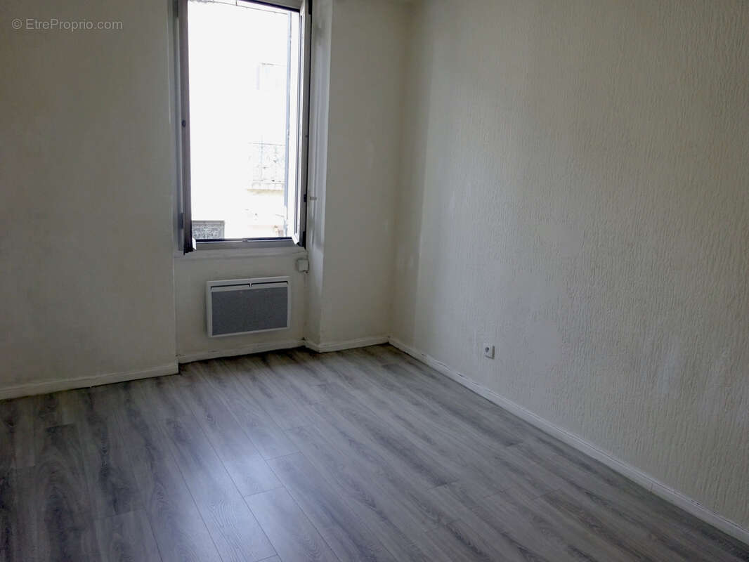 Toulon : appartement loué IDEAL INVESTISSUER de 32m2 à acheter 89000 € - photo 5
