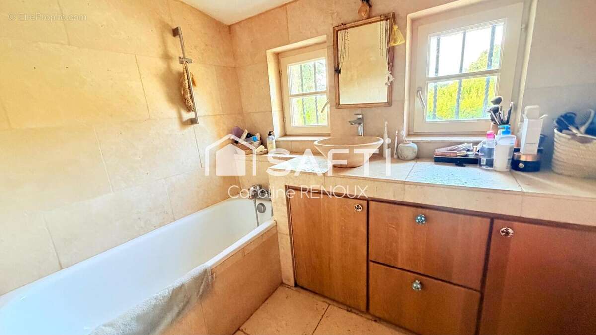Maison 124 m² à Cucuron  - photo 8
