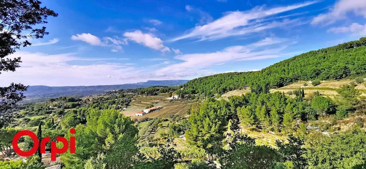 Terrain à LE BEAUSSET