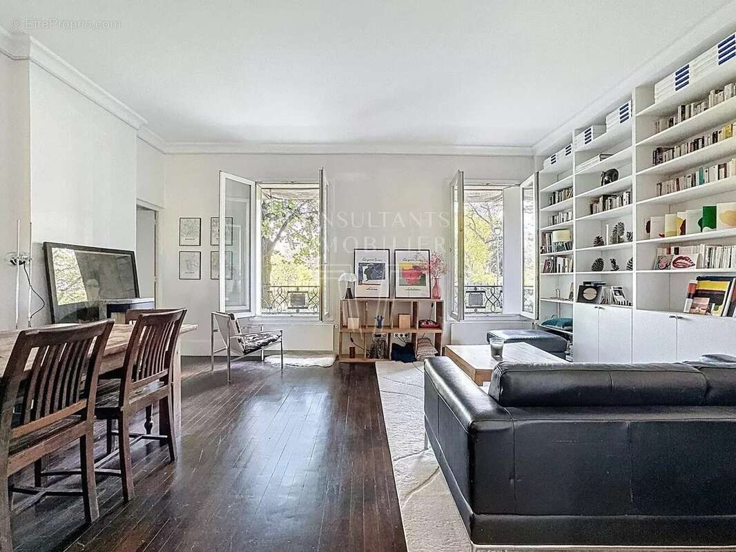 Appartement à PARIS-16E