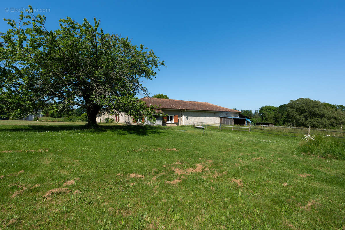 Maison à COULOUNIEIX-CHAMIERS