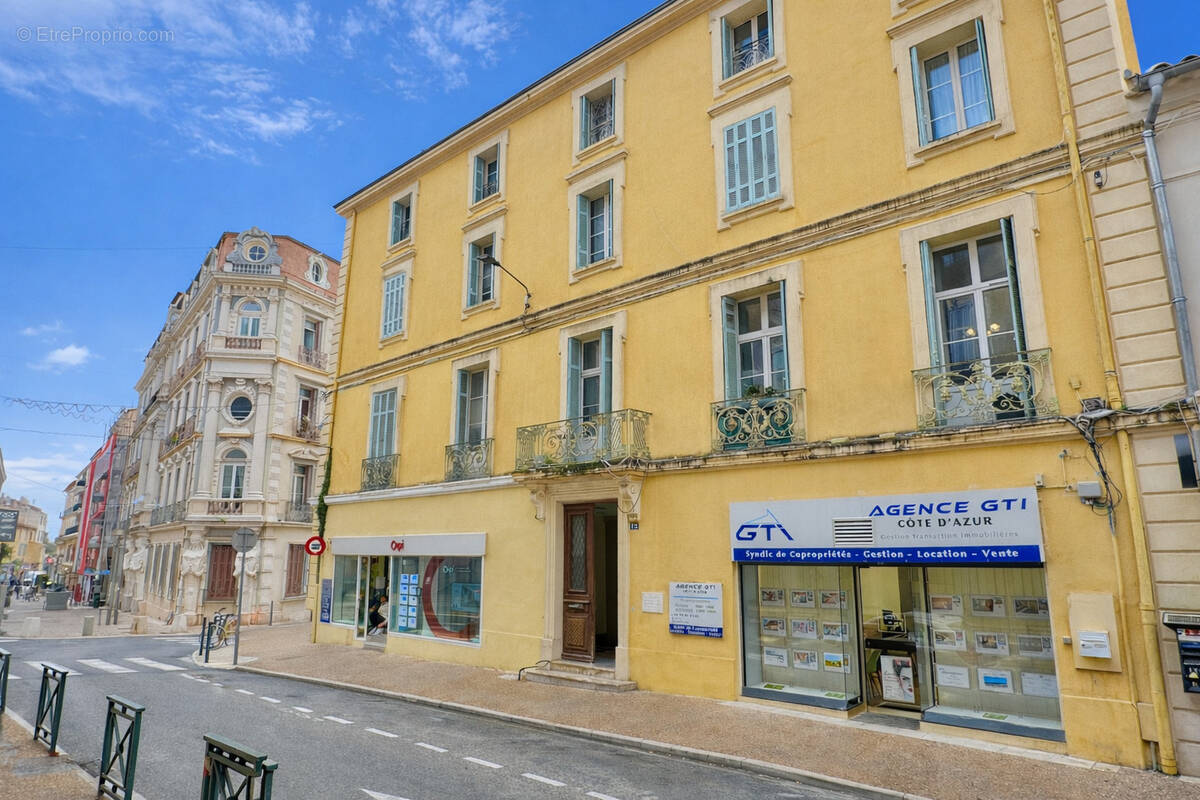 Appartement à HYERES