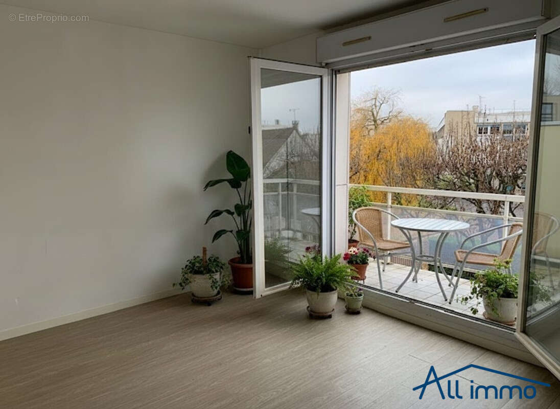 Appartement à SAINT-MAUR-DES-FOSSES